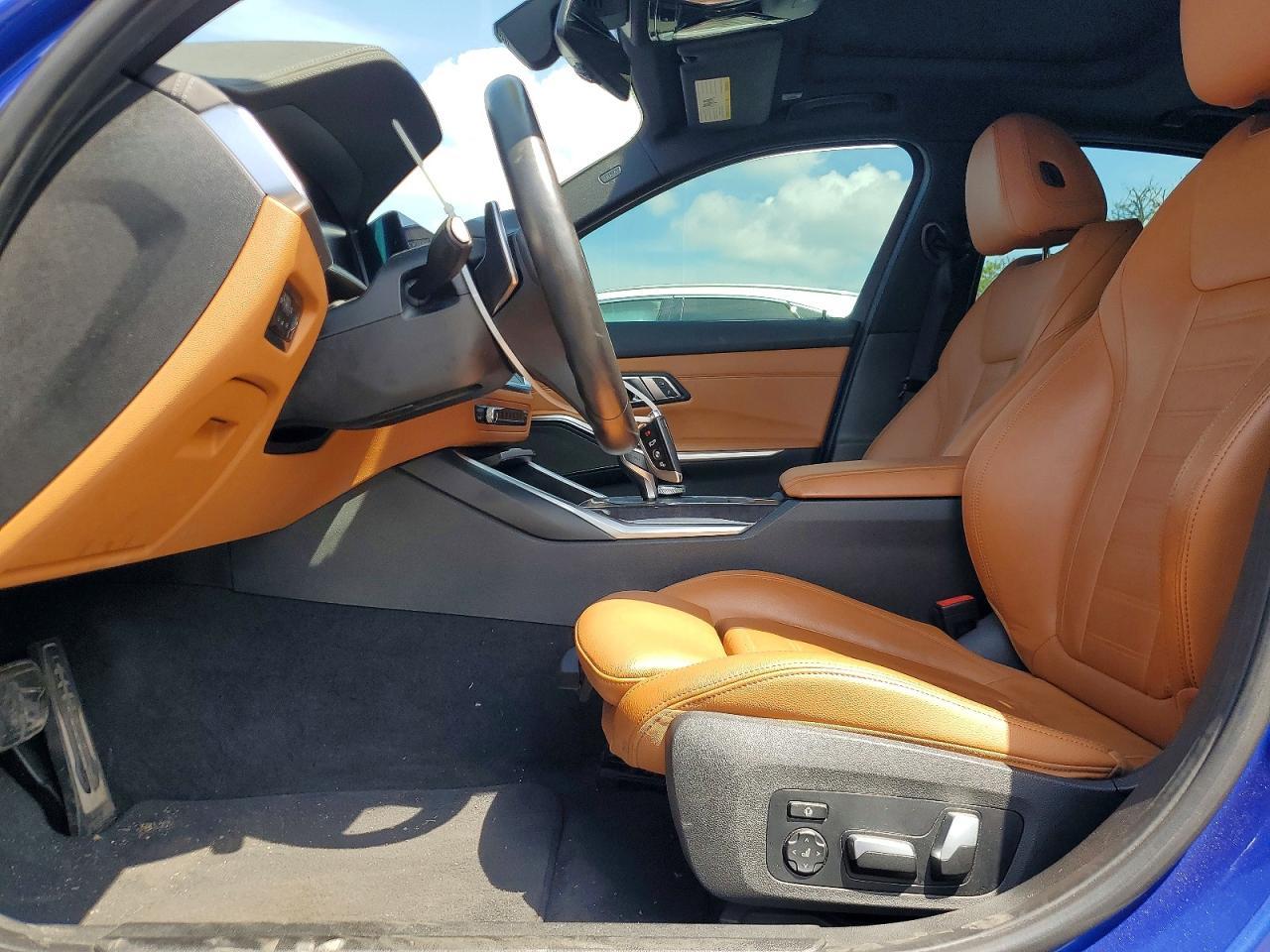 2020 BMW Seria 3 330i - zdjęcie 7