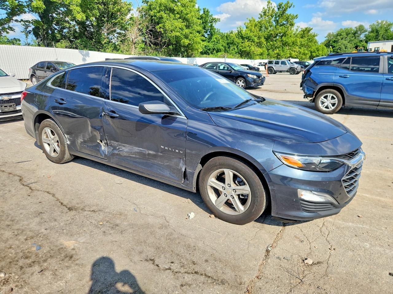 2019 Chevrolet Malibu Ls - zdjęcie 4
