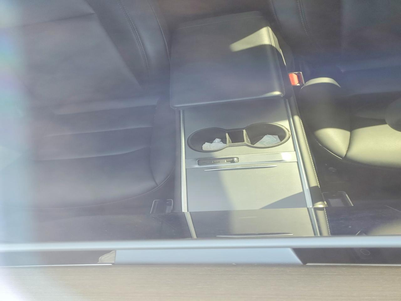 2023 Tesla Model 3 - zdjęcie 9