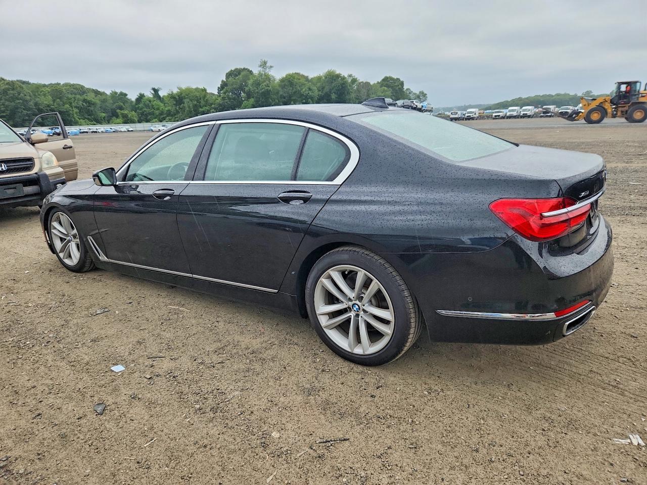 2016 BMW 750 Xi - zdjęcie 2