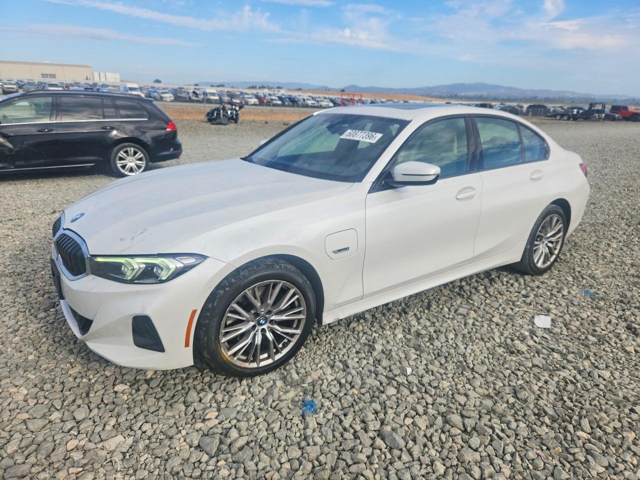 2023 BMW 330Xe - zdjęcie główne