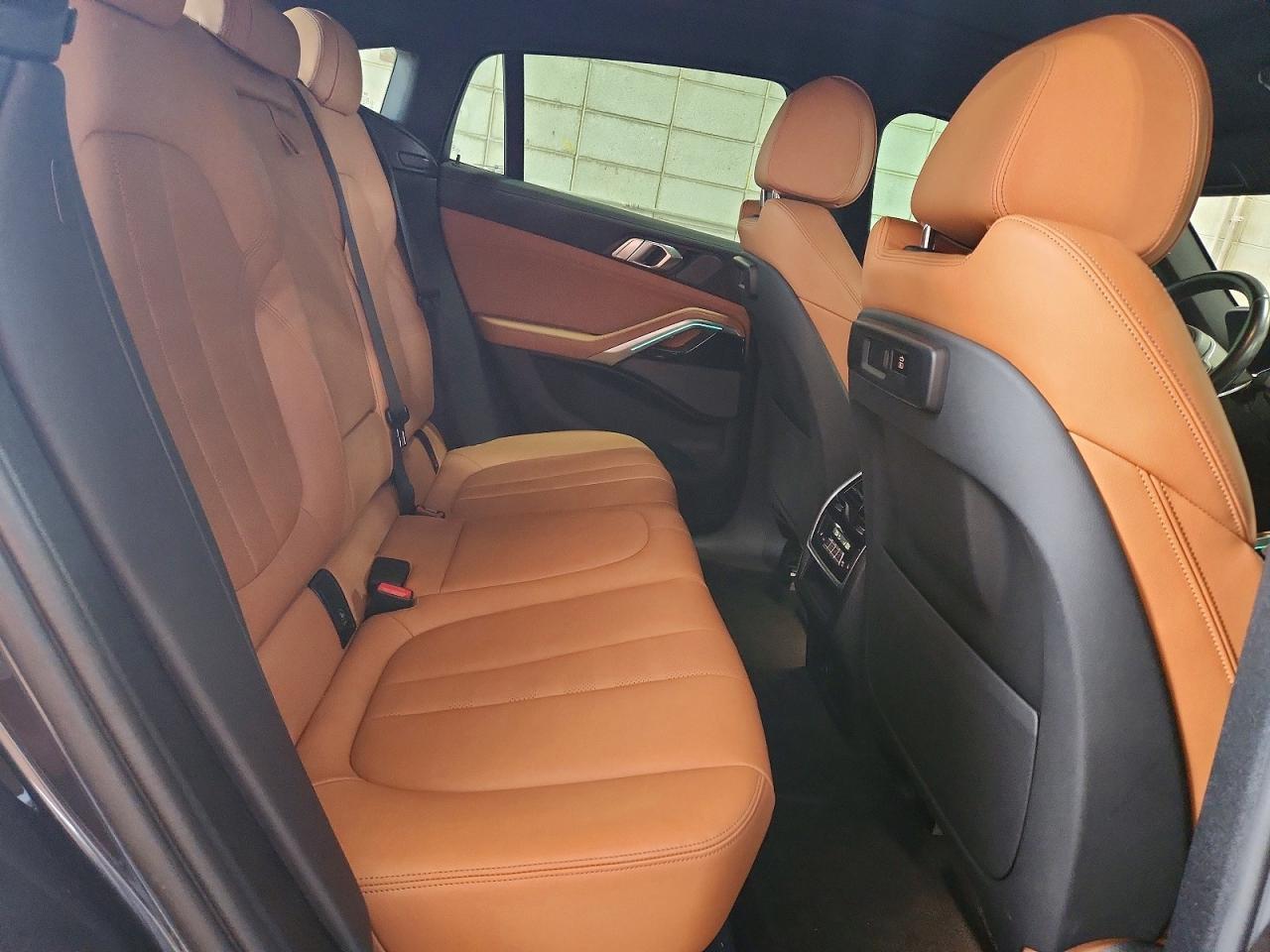 2021 BMW X6 xDrive40I - zdjęcie 11
