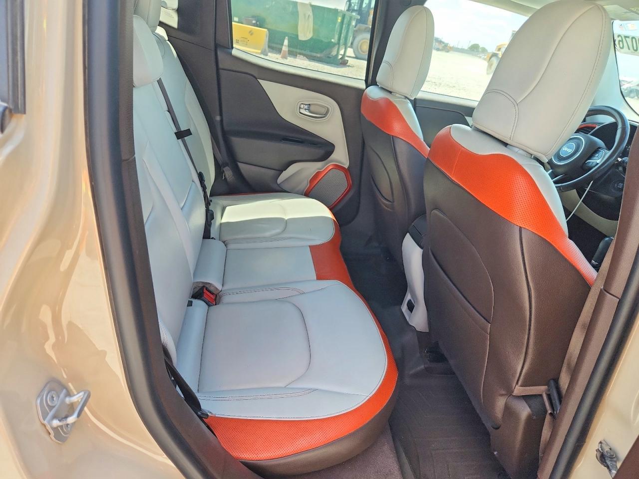2015 Jeep Renegade Limited - zdjęcie 11
