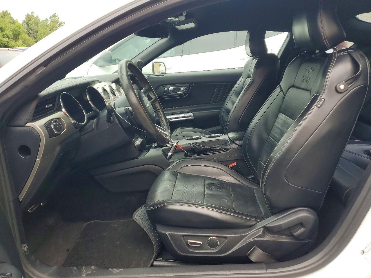 2015 Ford Mustang - zdjęcie 7