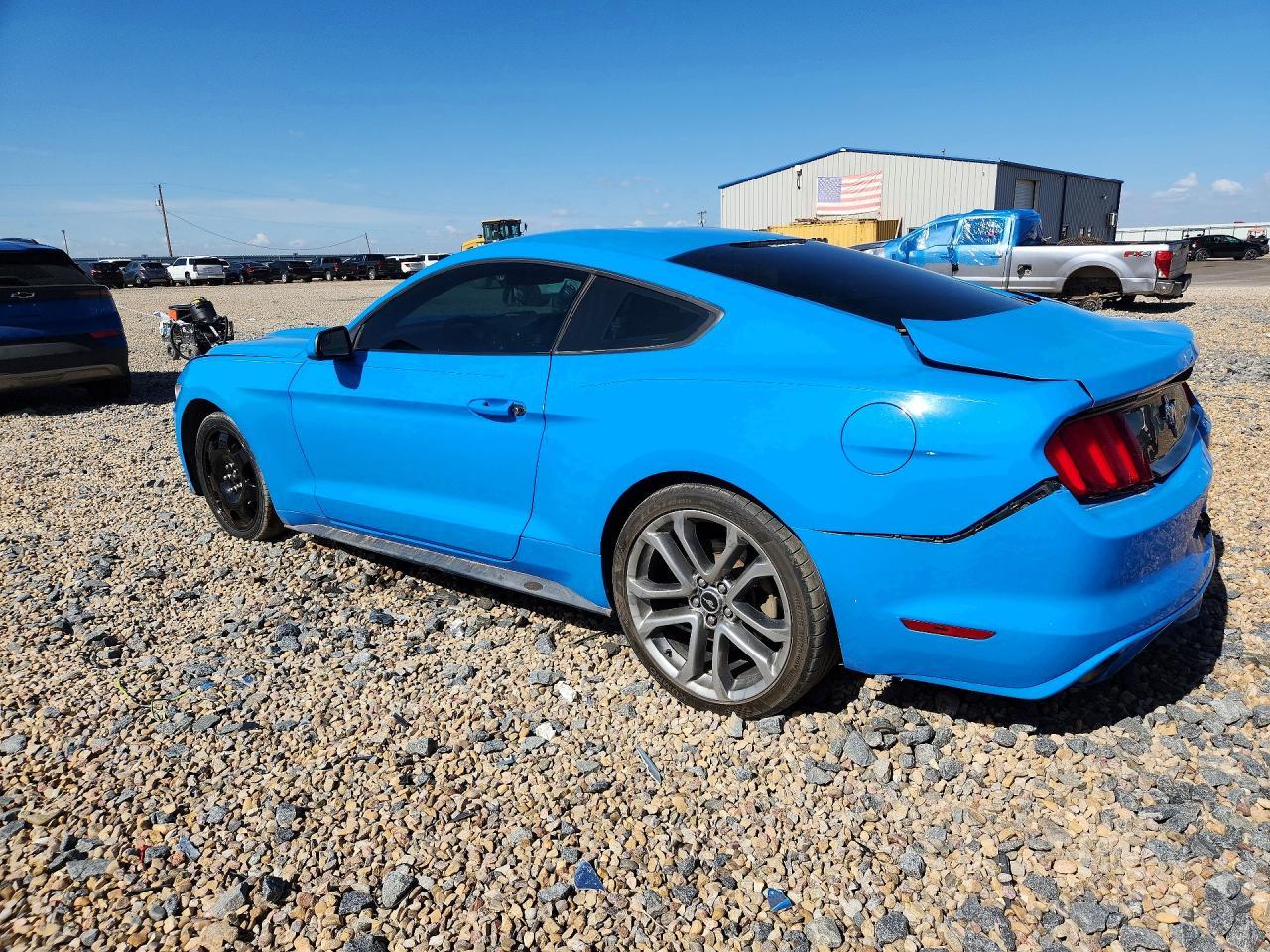 2017 Ford Mustang - zdjęcie 2