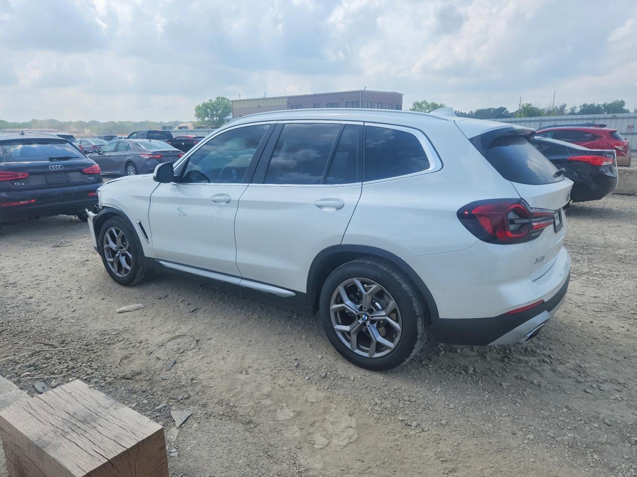 2022 BMW X3 xDrive30I - zdjęcie 2