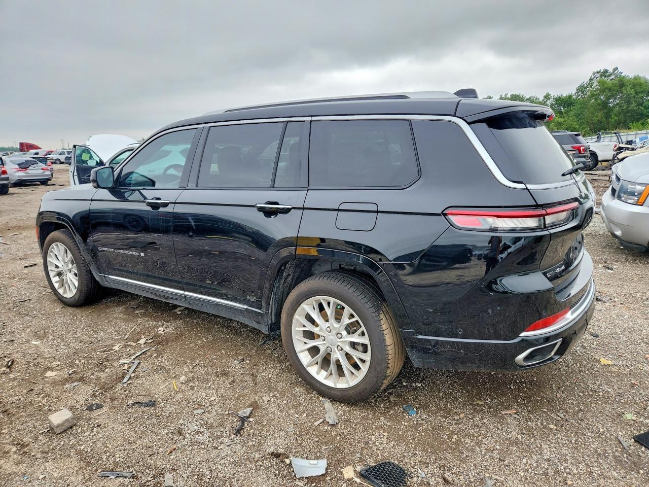 2021 Jeep Grand Cherokee L Summit - zdjęcie 2