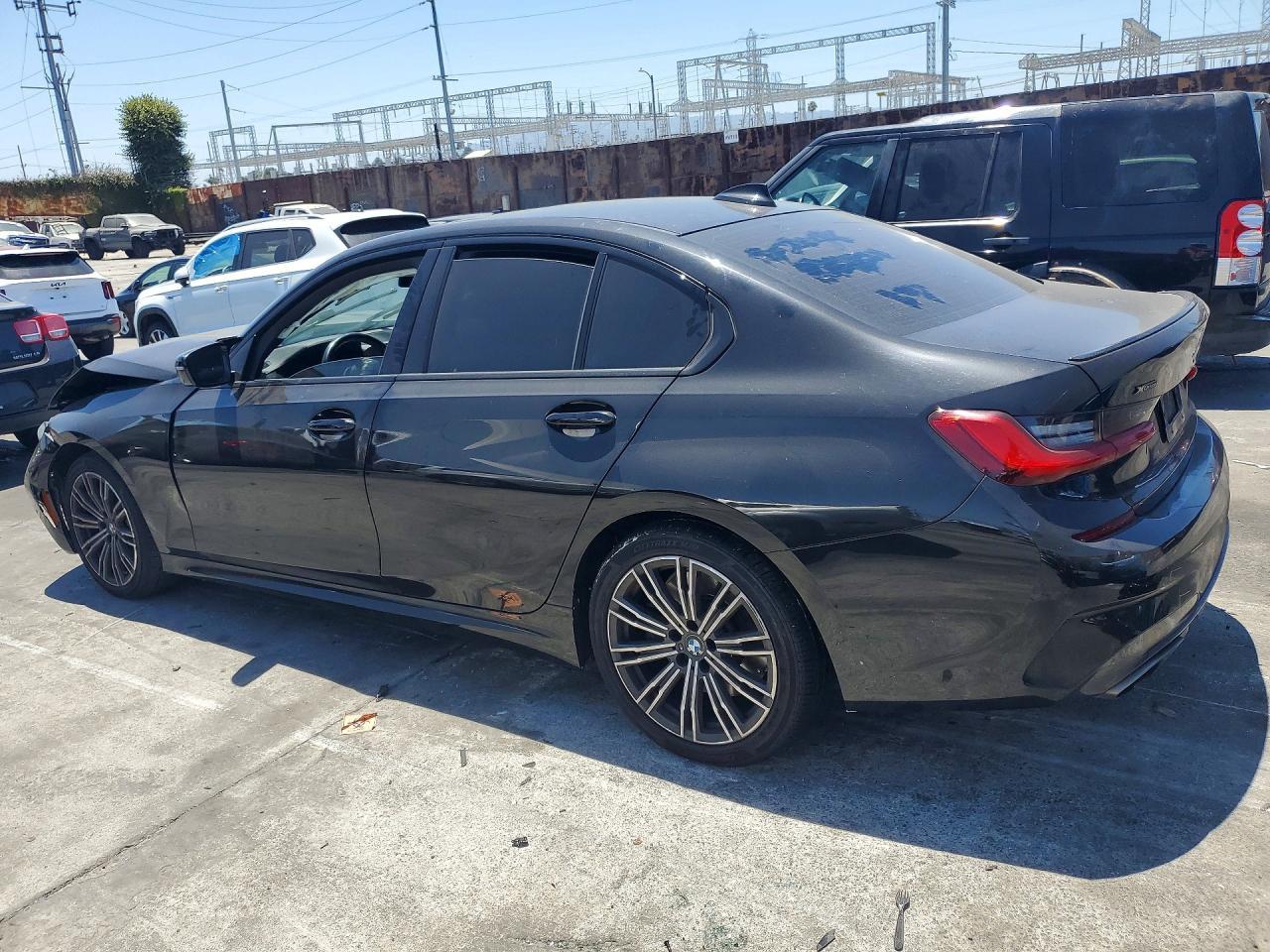 2021 BMW Seria 3 M340i - zdjęcie 2