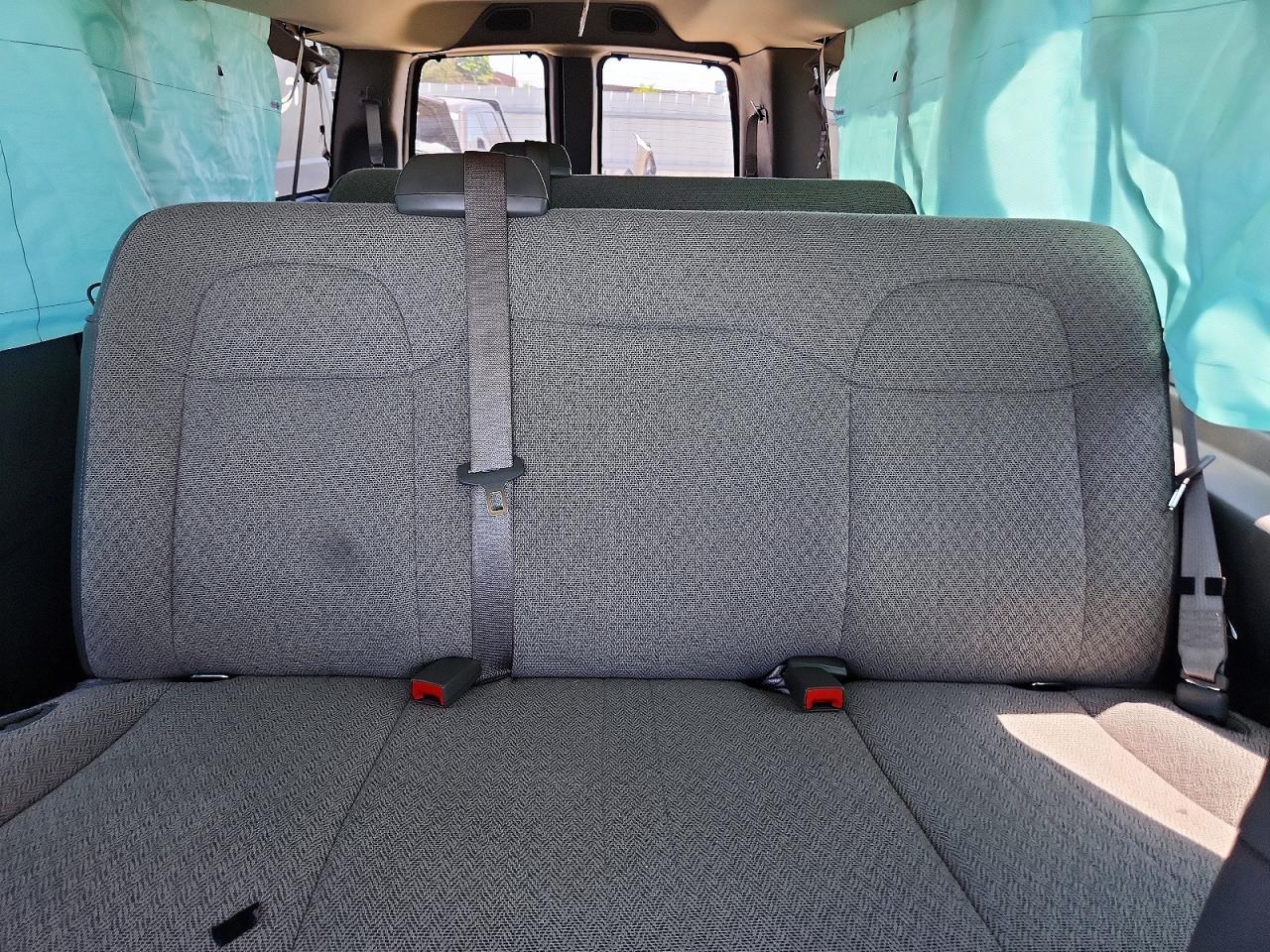 2025 Chevrolet Express G3500 Ls Passenger Van - zdjęcie 10