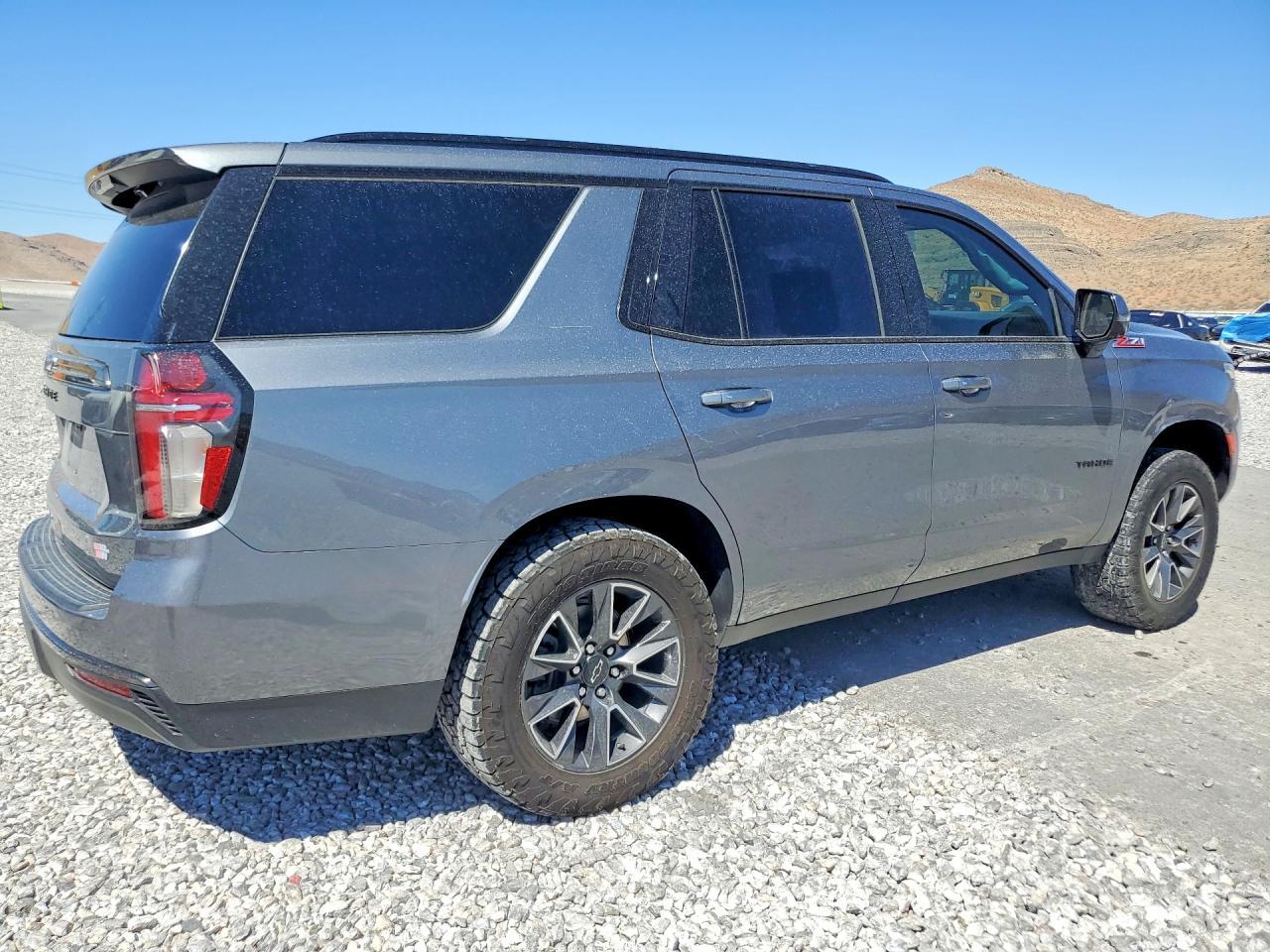 2021 Chevrolet Tahoe K1500 Z71 - zdjęcie 3