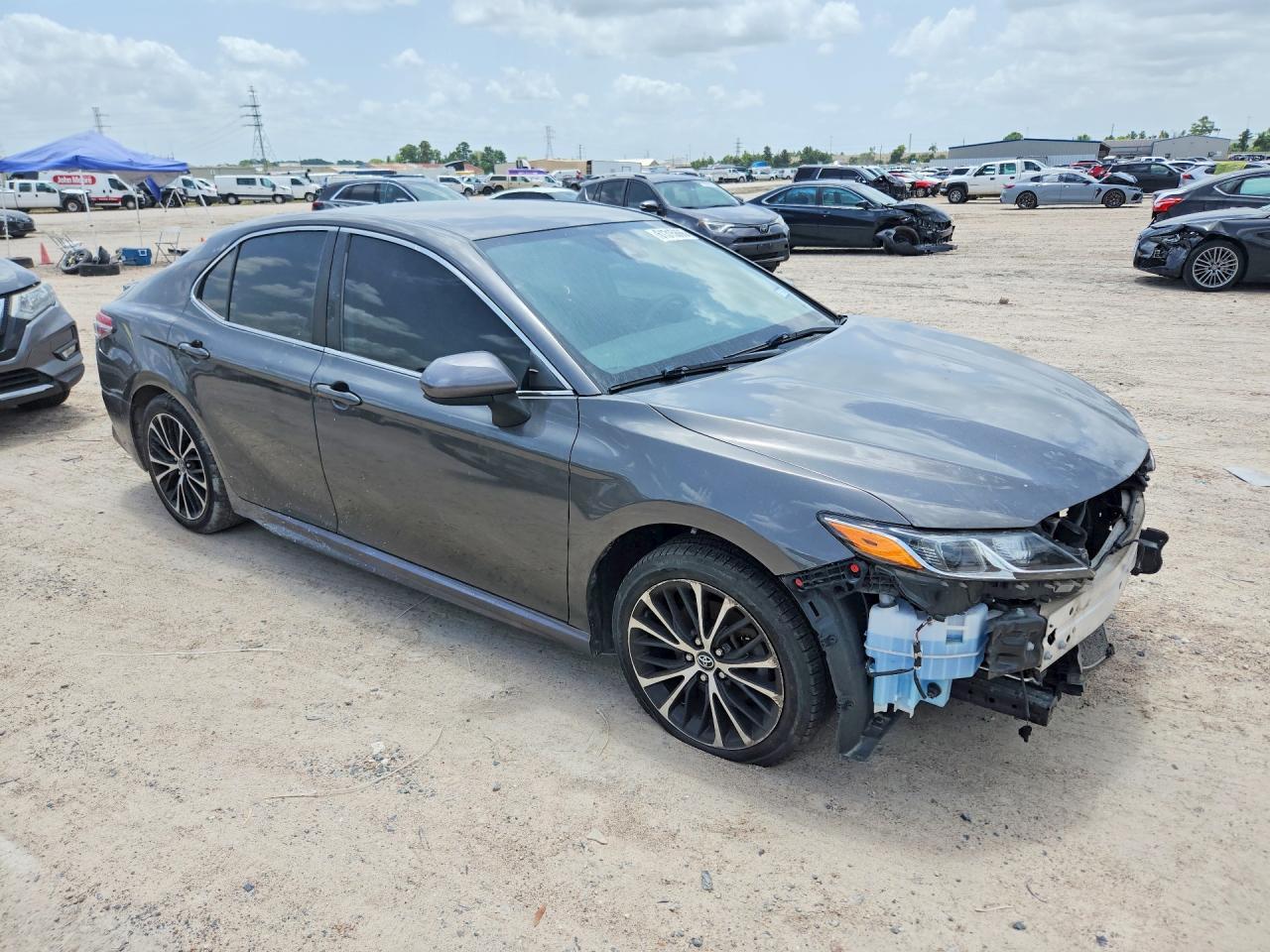 2020 Toyota Camry Se - zdjęcie 4