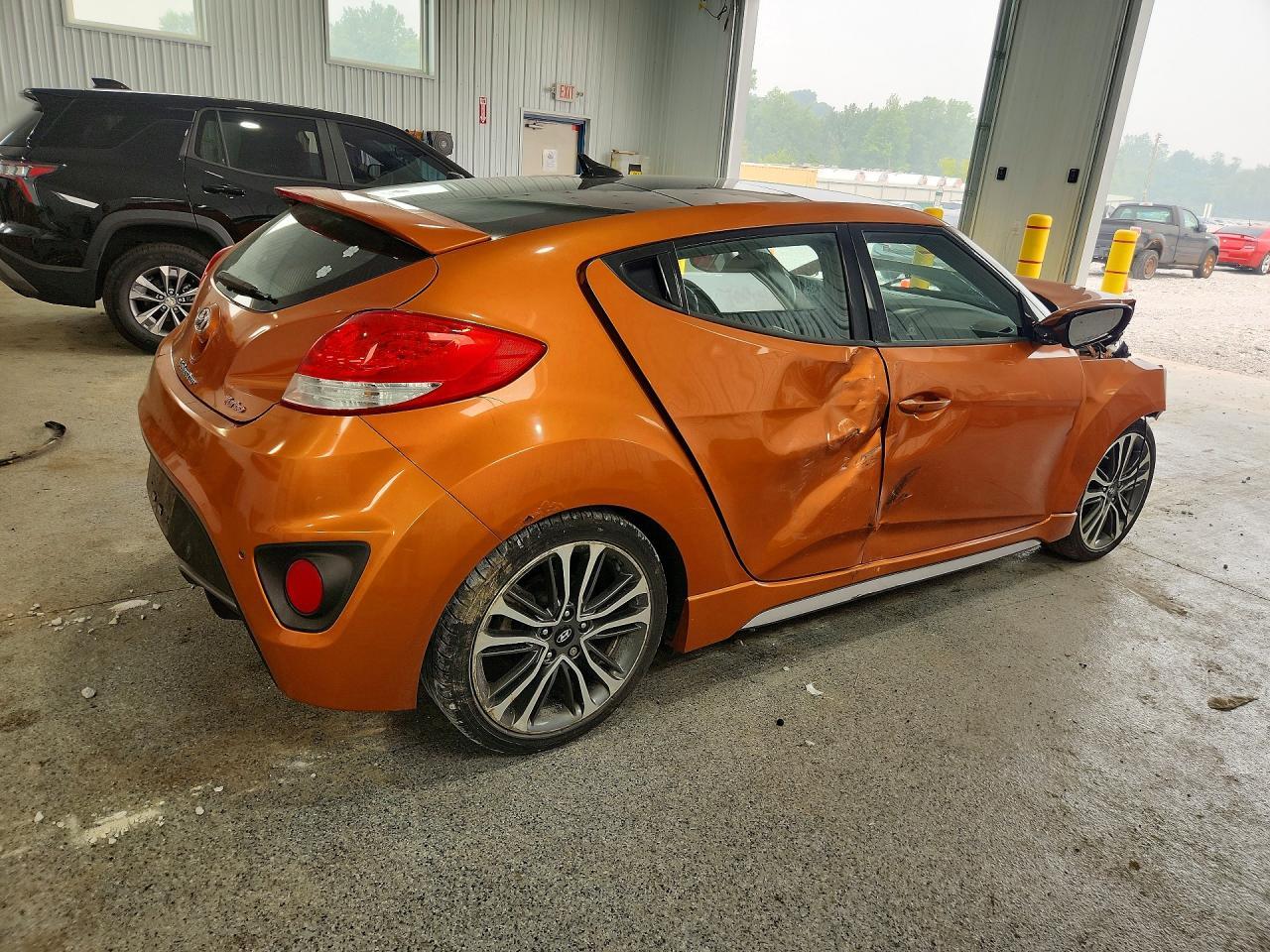 2016 Hyundai Veloster Turbo - zdjęcie 3