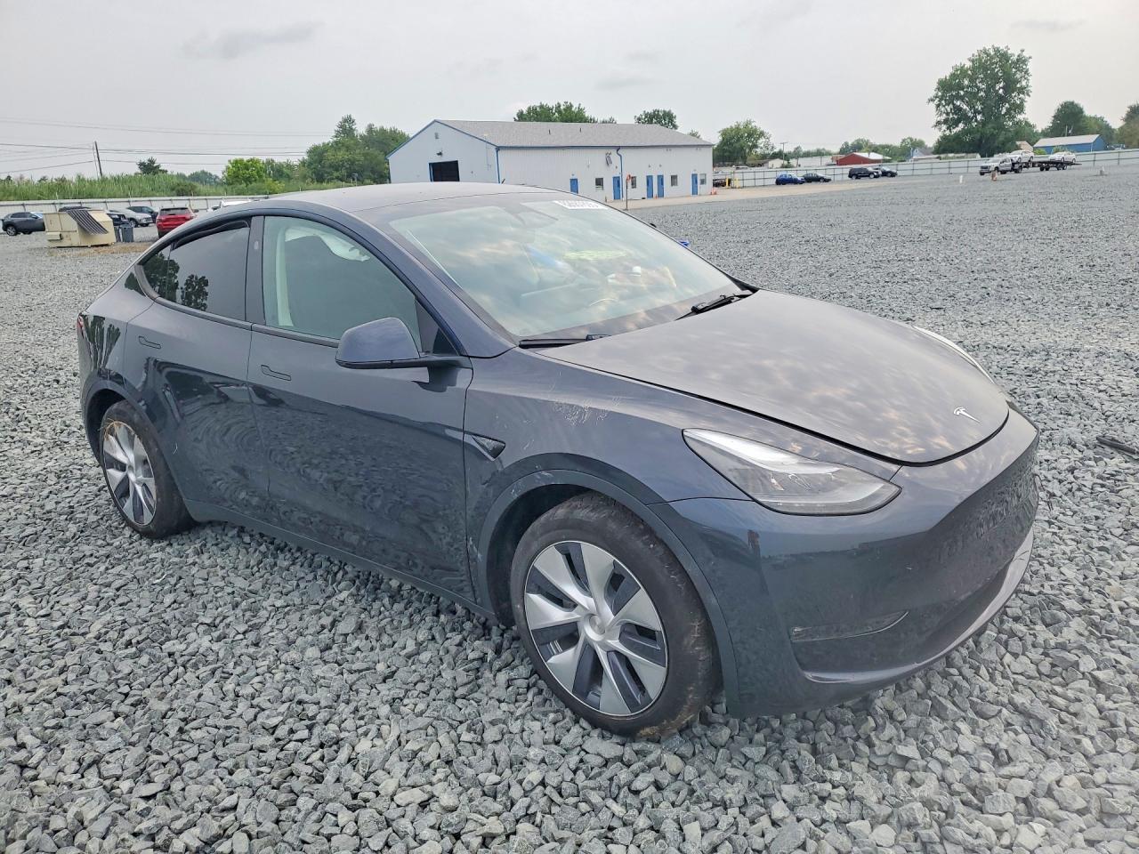 2024 Tesla Model Y - zdjęcie 4