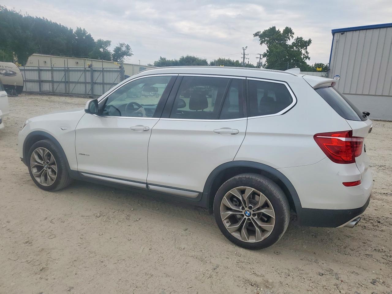 2017 BMW X3 xDrive28I - zdjęcie 2