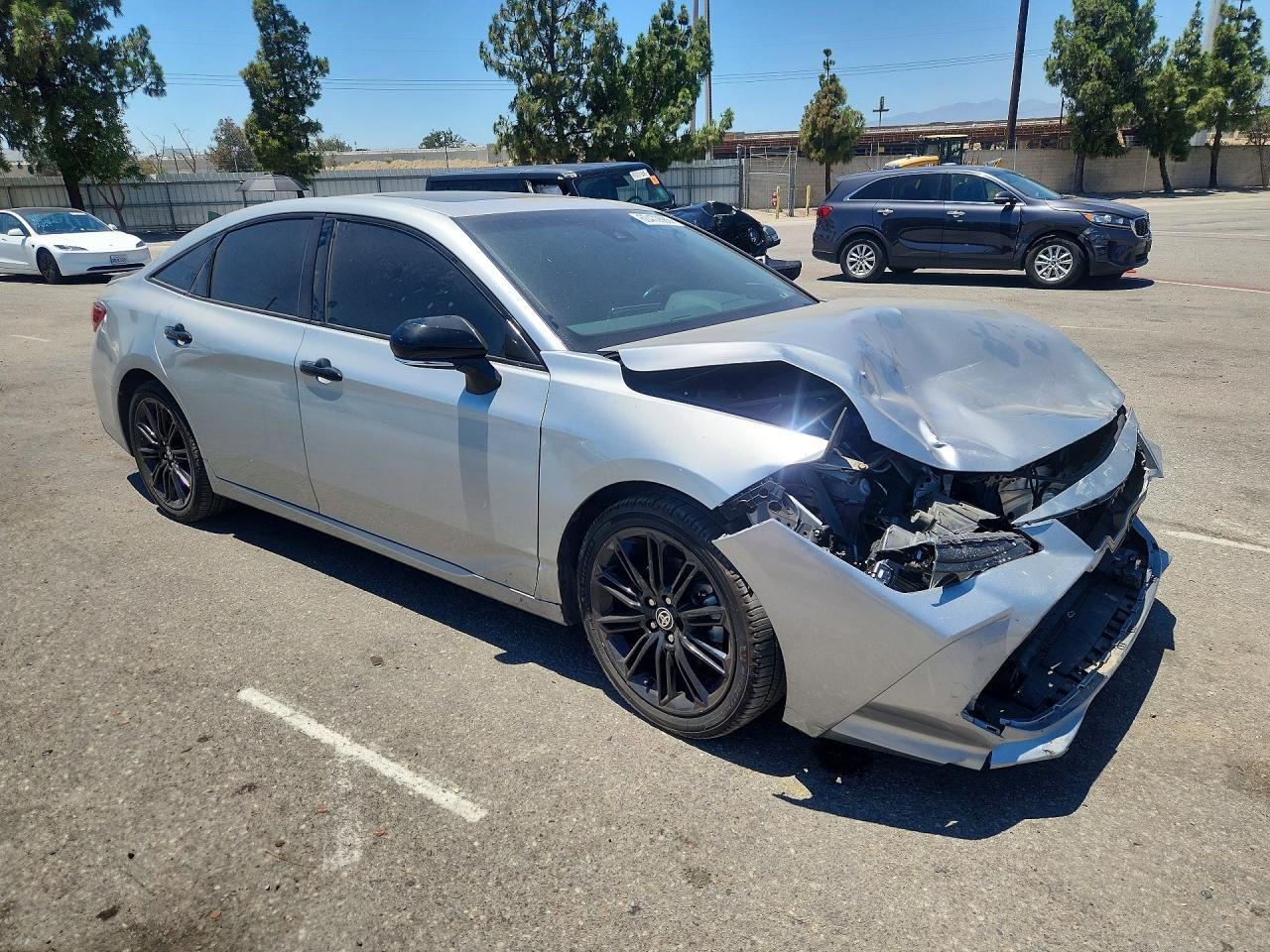 2022 Toyota Avalon Night Shade - zdjęcie 4