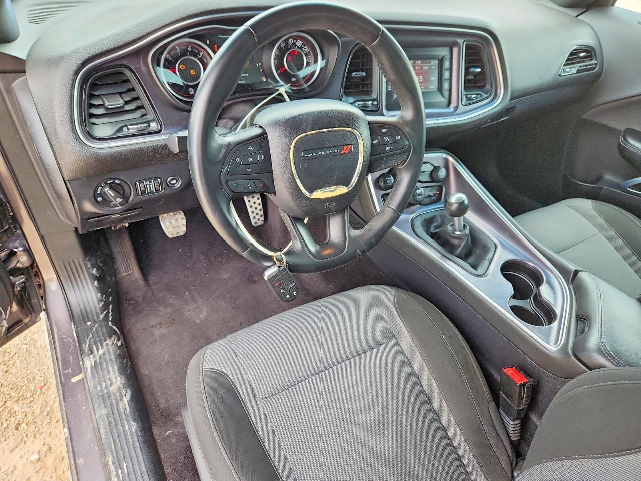 2016 Dodge Challenger R/T - zdjęcie 8