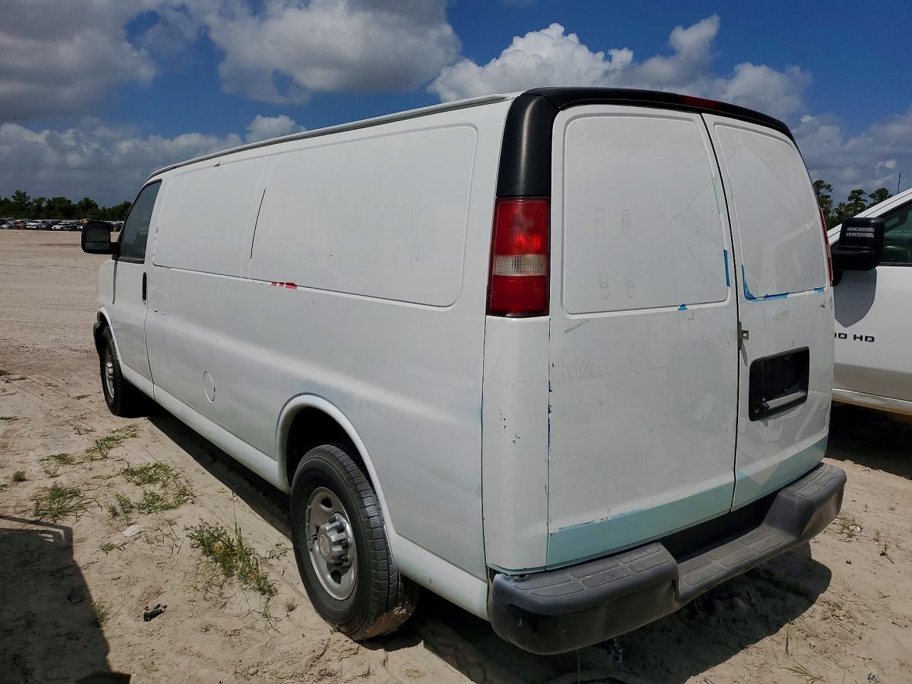 2017 Chevrolet Express G3500 - zdjęcie 2