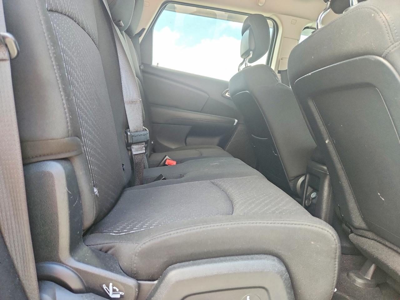 2017 Dodge Journey Crossroad - zdjęcie 11