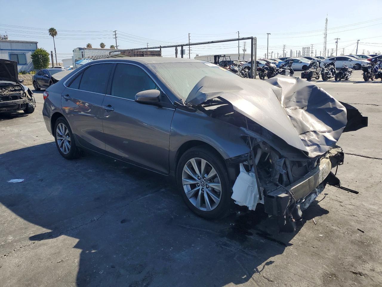 2015 Toyota Camry Xle - zdjęcie 4