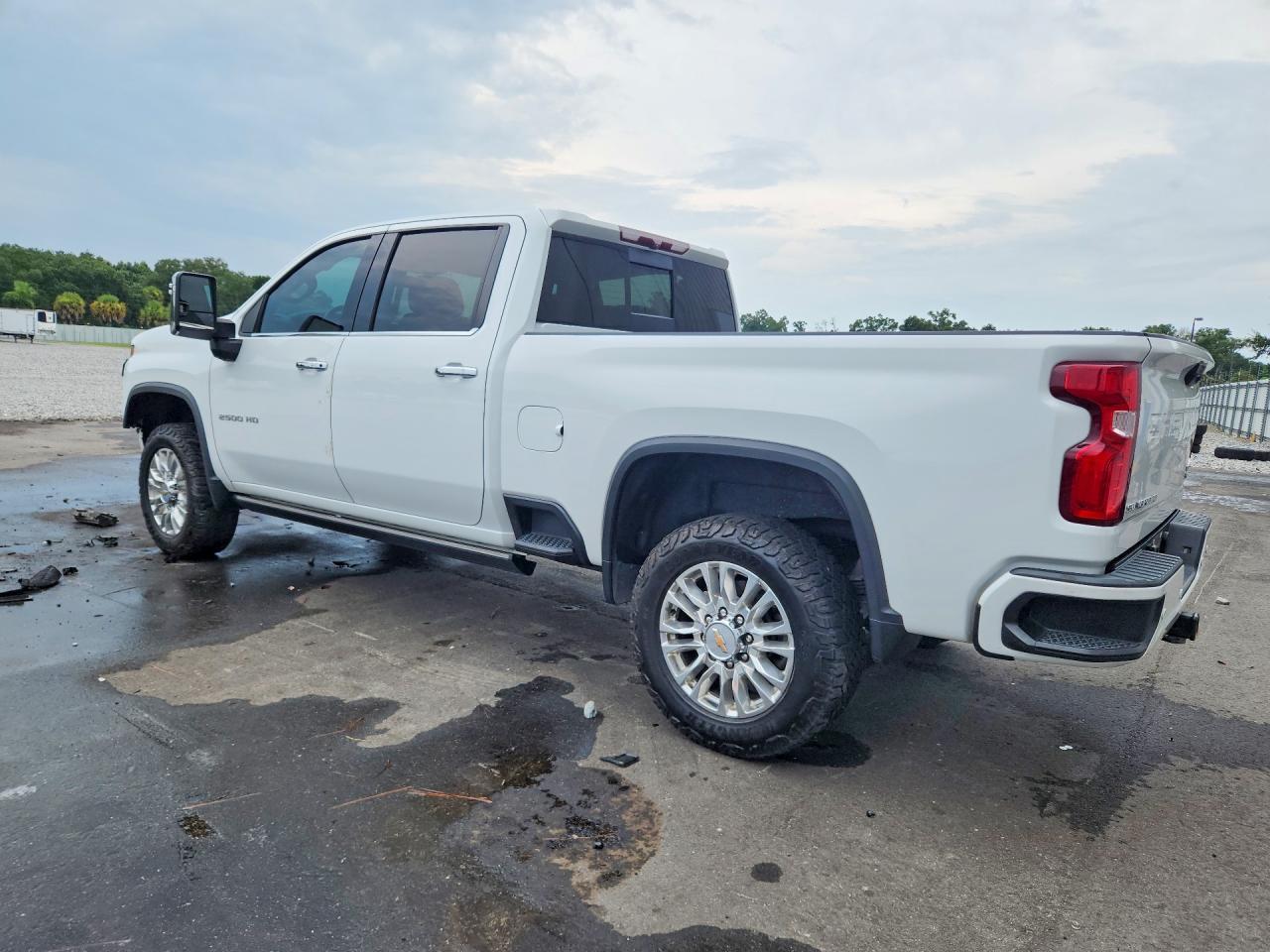 2021 Chevrolet Silverado K2500 High Country - zdjęcie 2