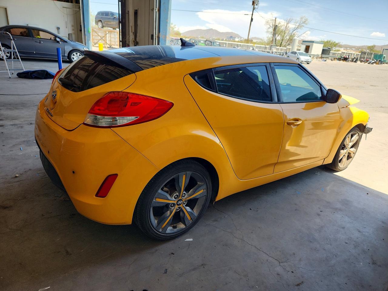 2016 Hyundai Veloster Base - zdjęcie 3