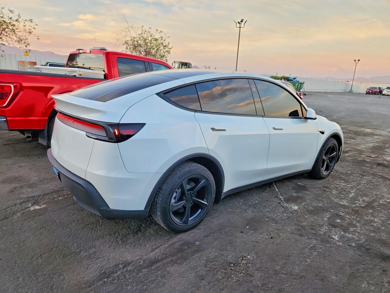 2026 Tesl Model Y - zdjęcie 3