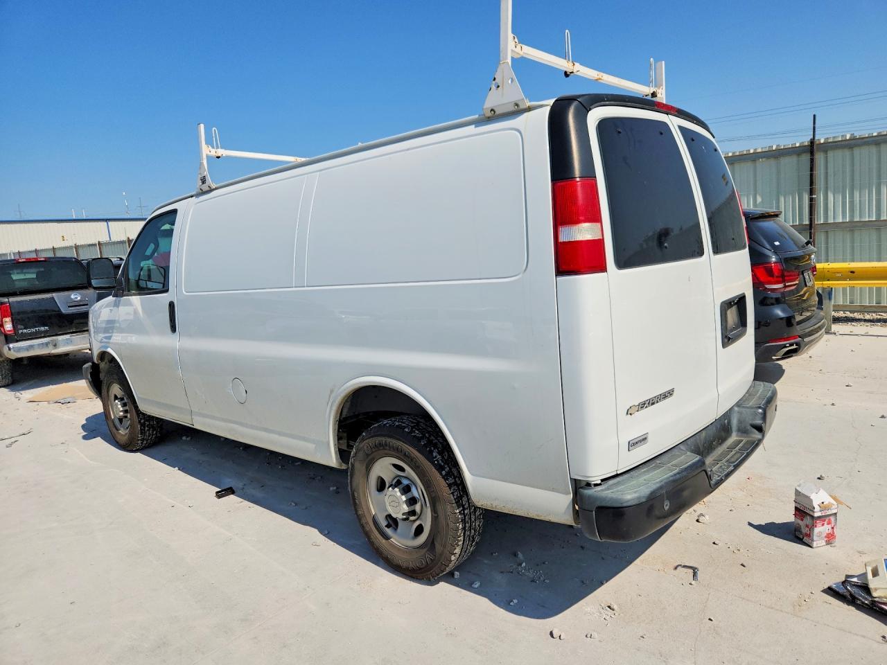 2019 Chevrolet Express G2500 - zdjęcie 2