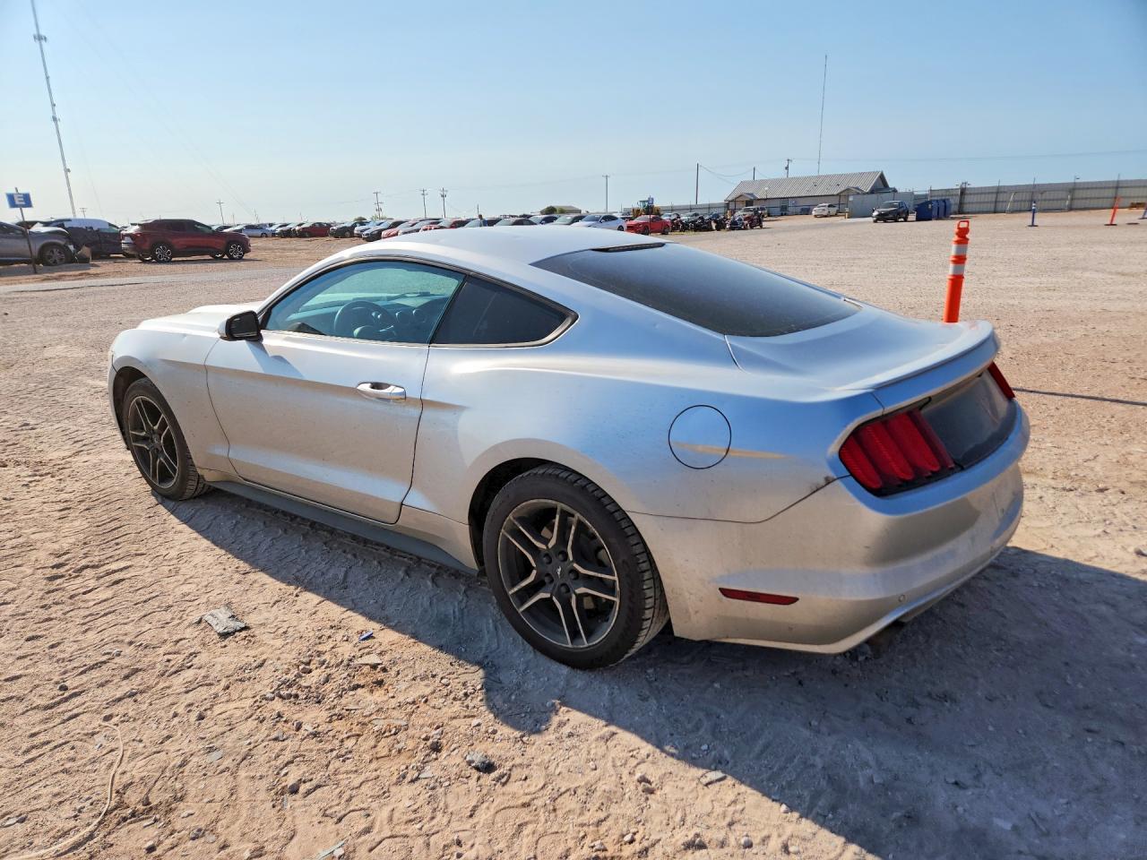 2016 Ford Mustang - zdjęcie 2