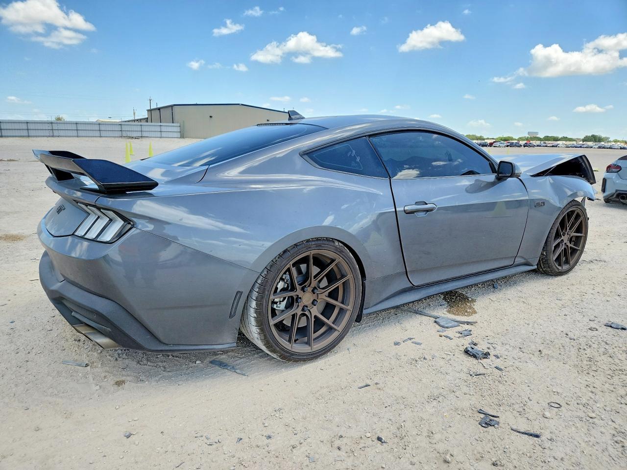 2025 Ford Mustang Gt - zdjęcie 3