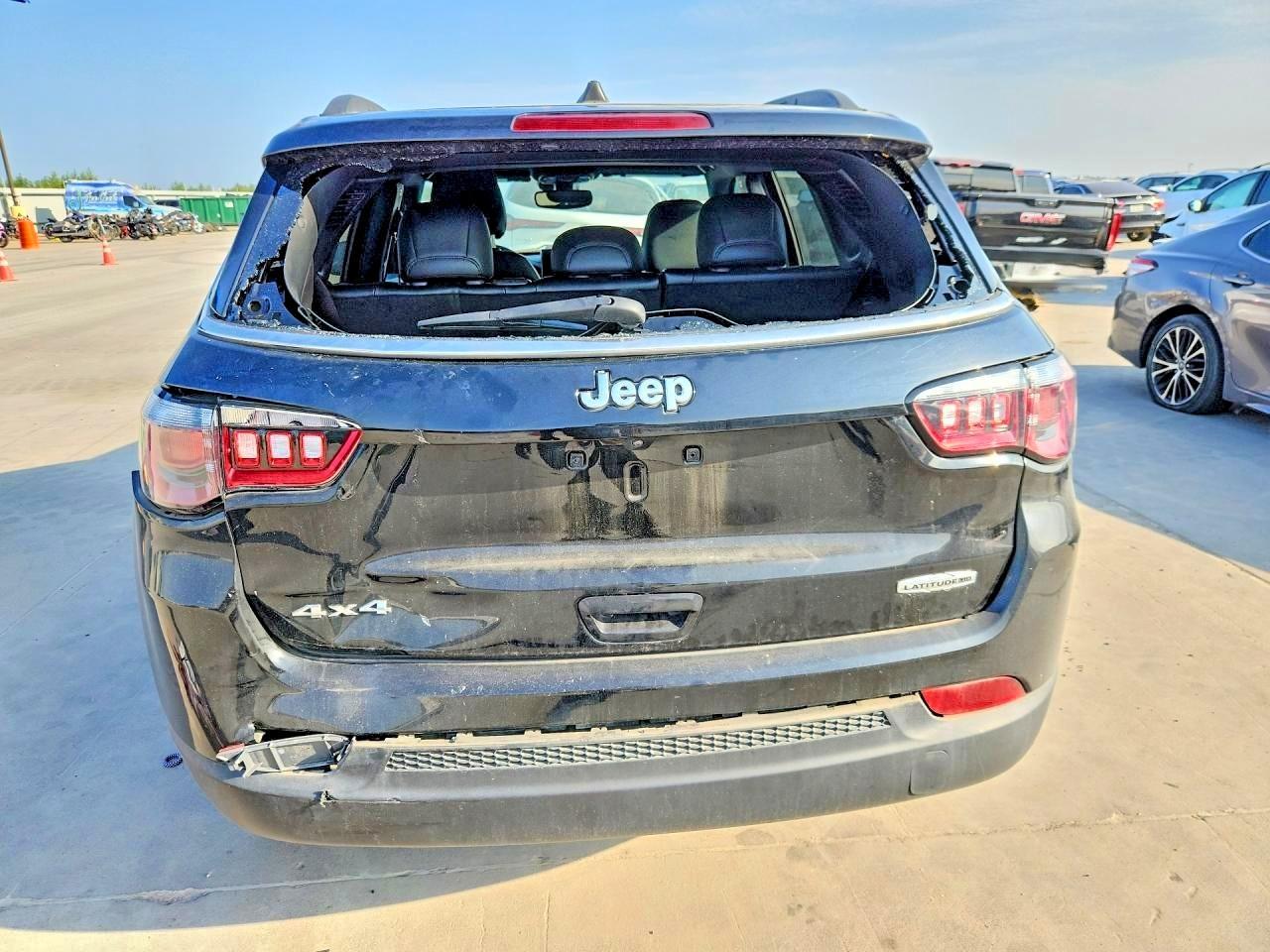 2024 Jeep Compass Latitude Lux - zdjęcie 11