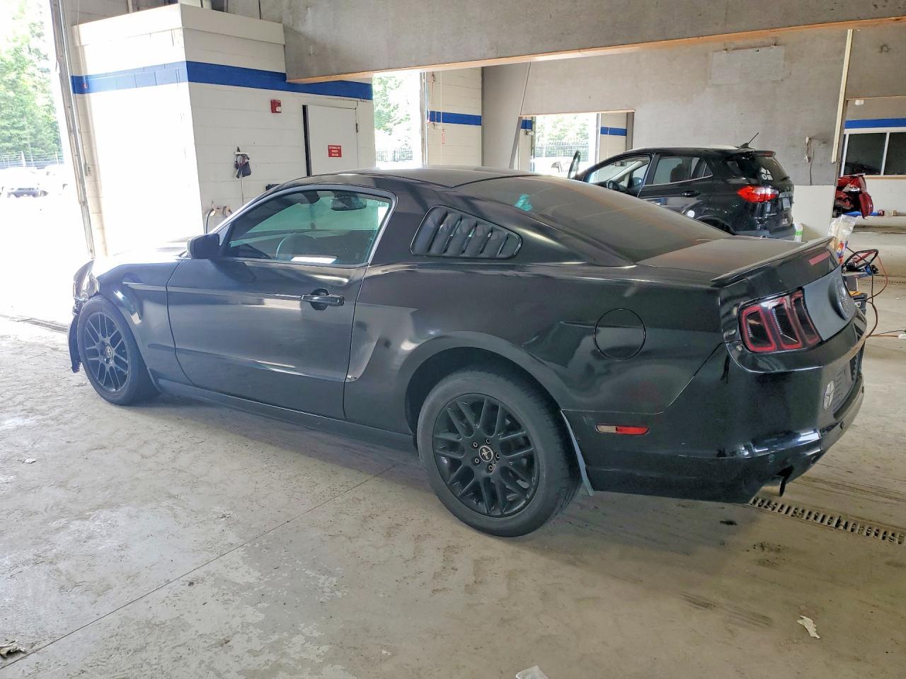 2014 Ford Mustang - zdjęcie 2