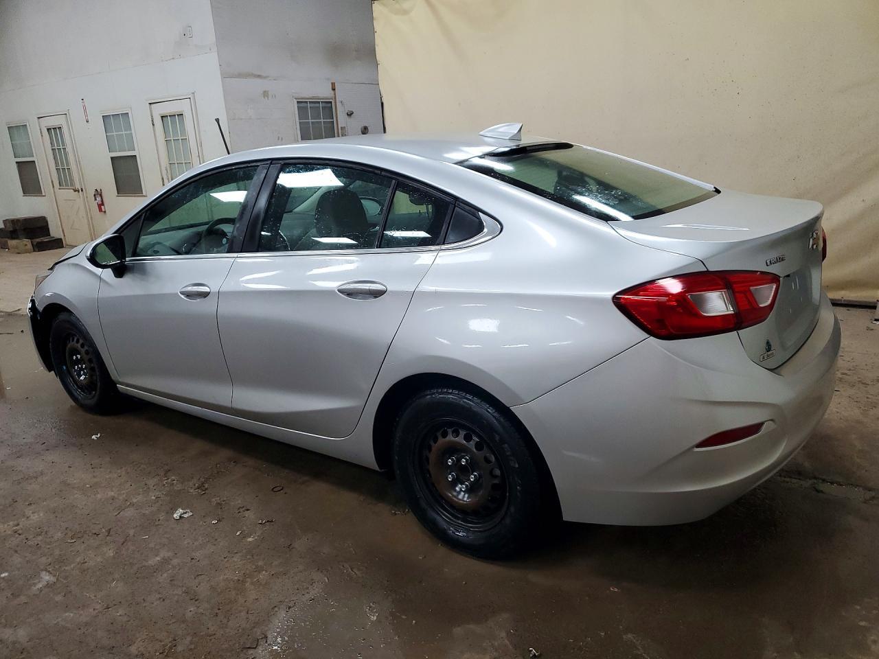 2018 Chevrolet Cruze Lt - zdjęcie 2