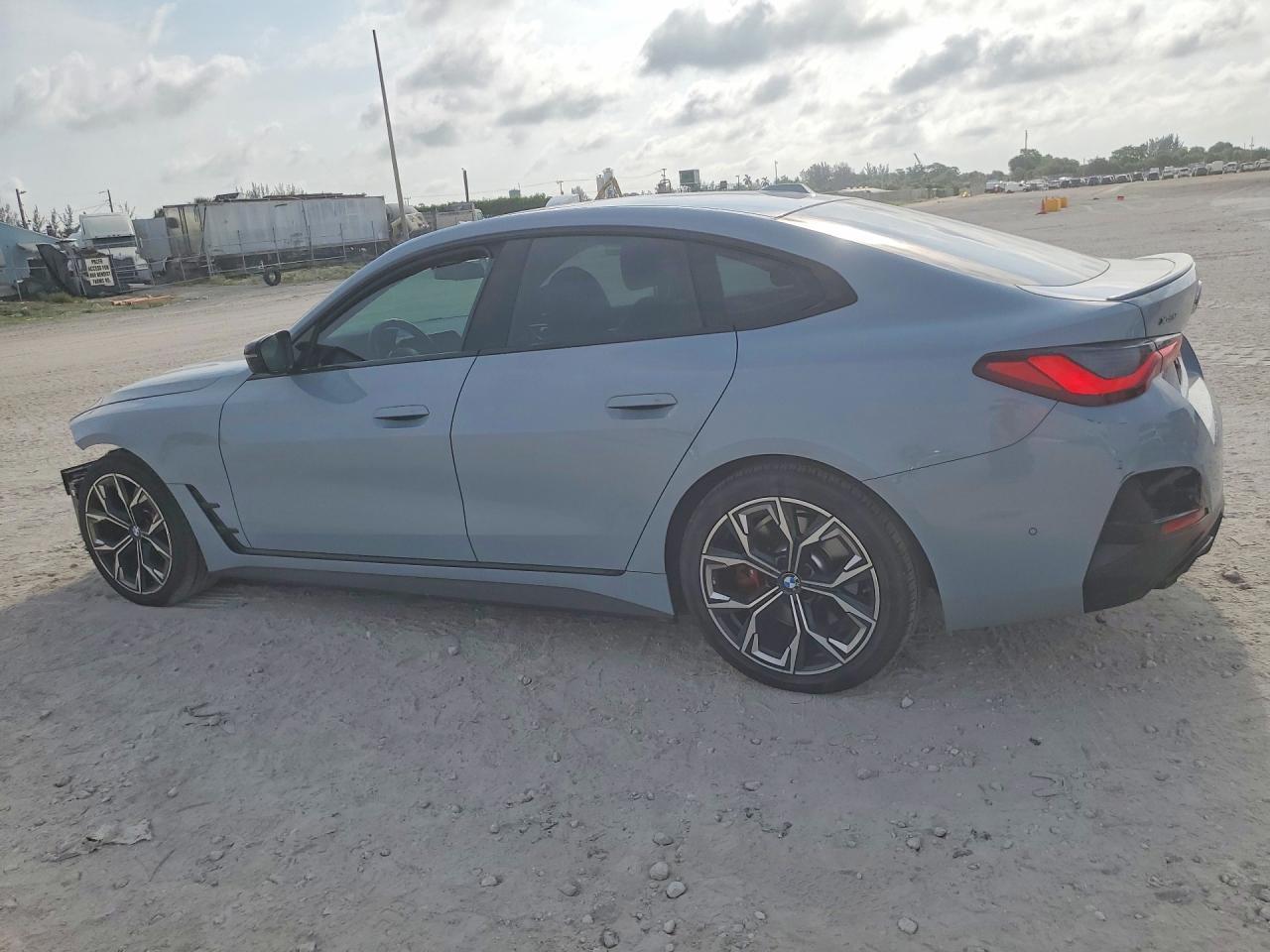 2022 BMW Seria 4 M440i - zdjęcie 2