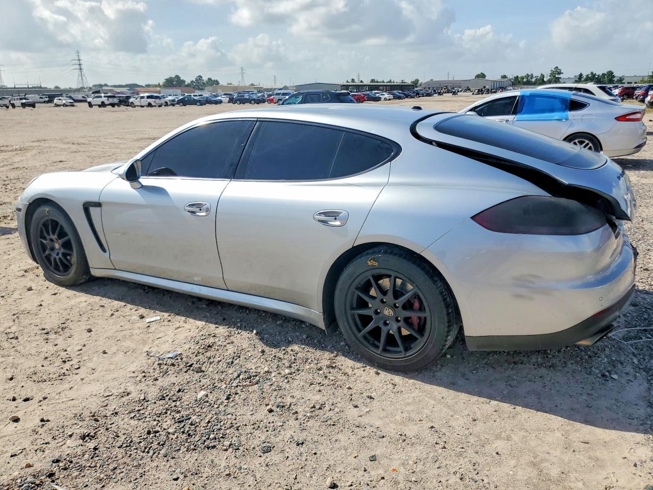 2015 Porsche Panamera 2 - zdjęcie 2