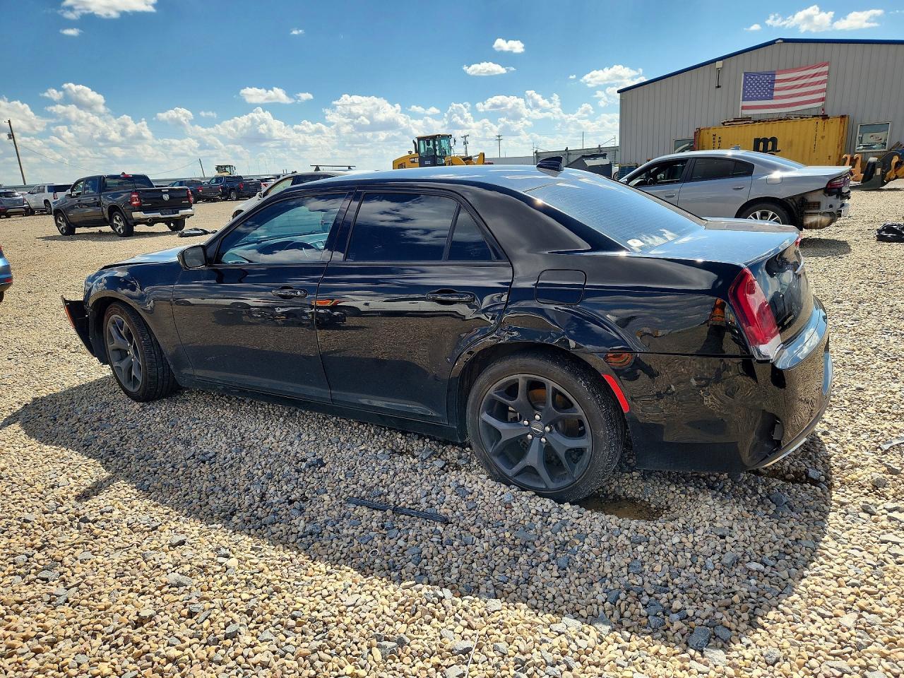 2021 Chrysler 300 Touring - zdjęcie 2