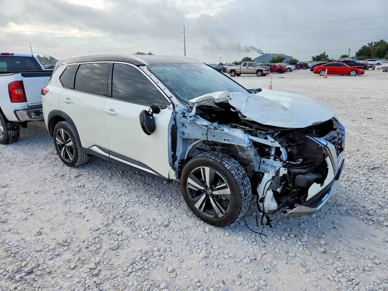 2021 Nissan Rogue Platinum - zdjęcie 4