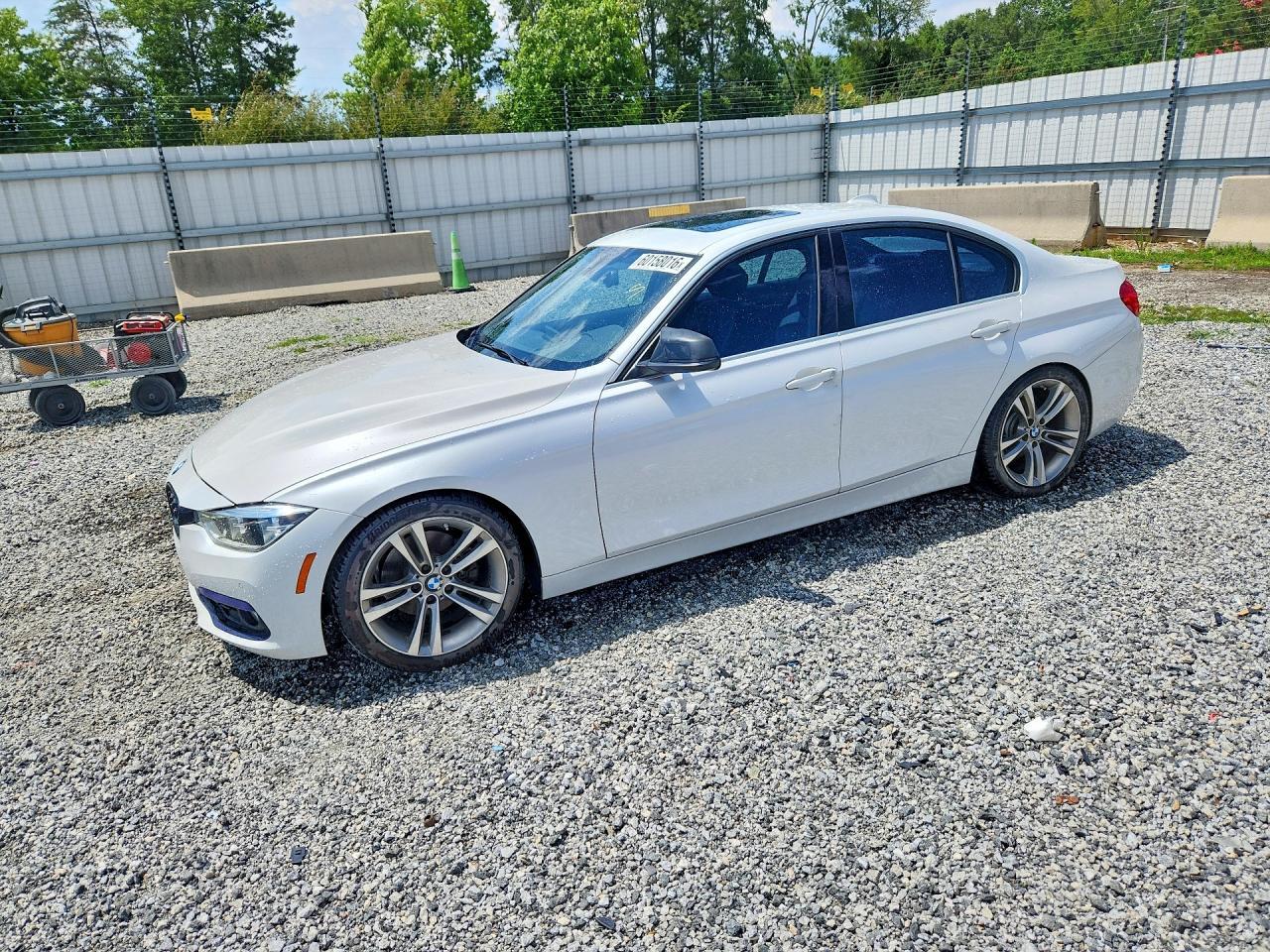2017 BMW 330 I - zdjęcie główne
