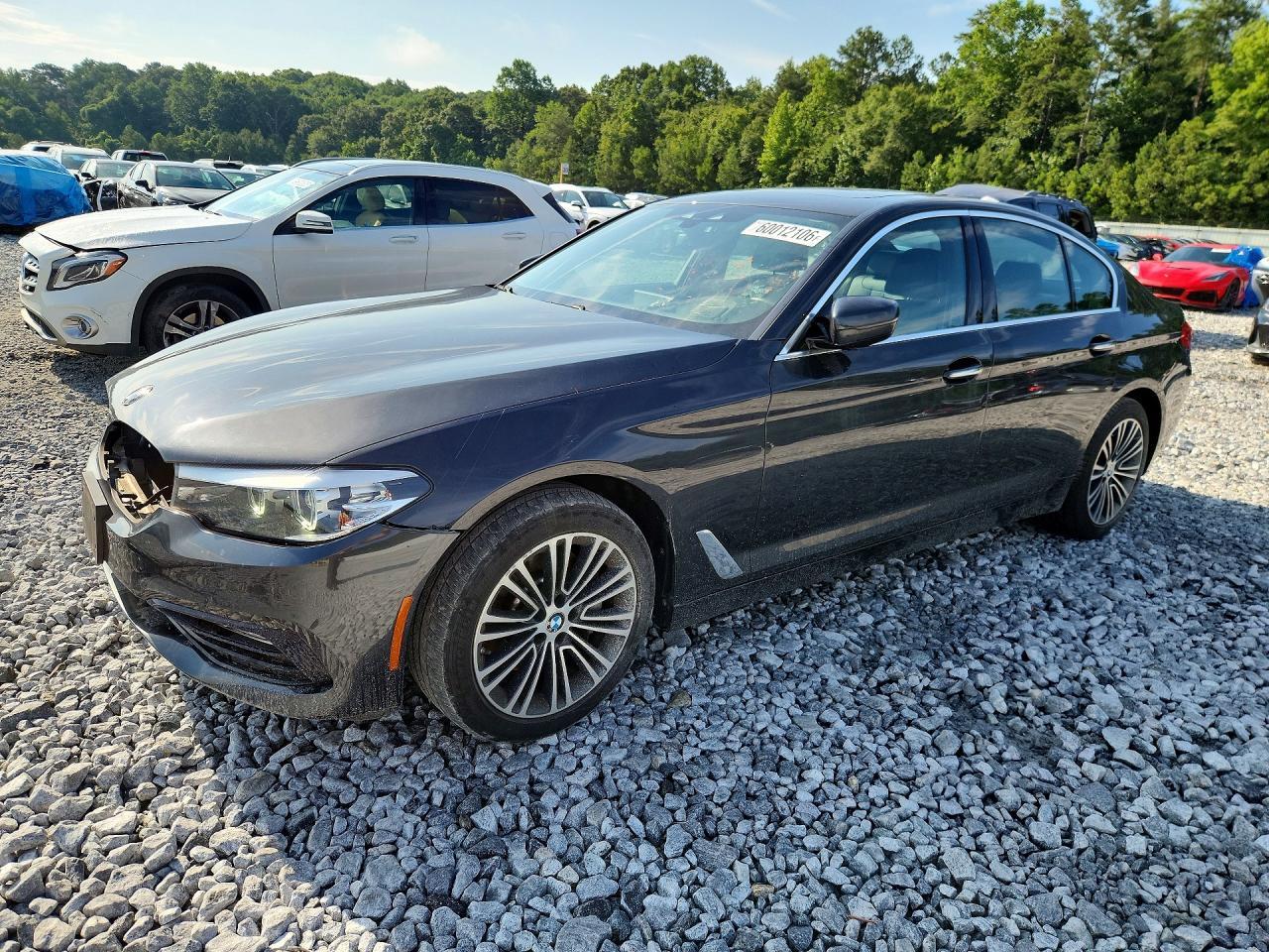 2018 BMW 530 Xi - zdjęcie główne