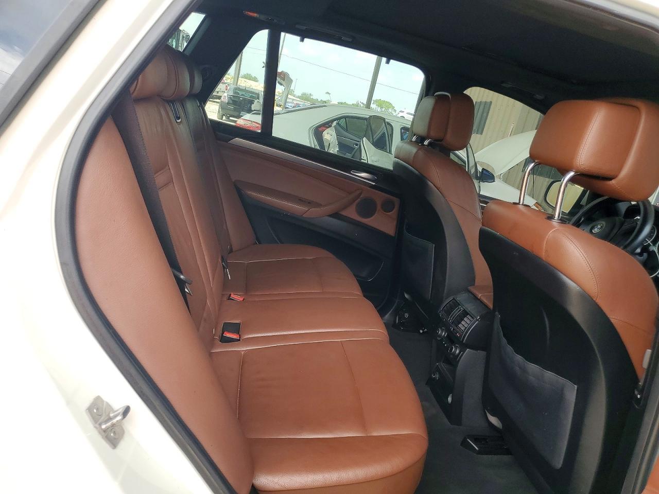 2013 BMW X5 xDrive50I - zdjęcie 11