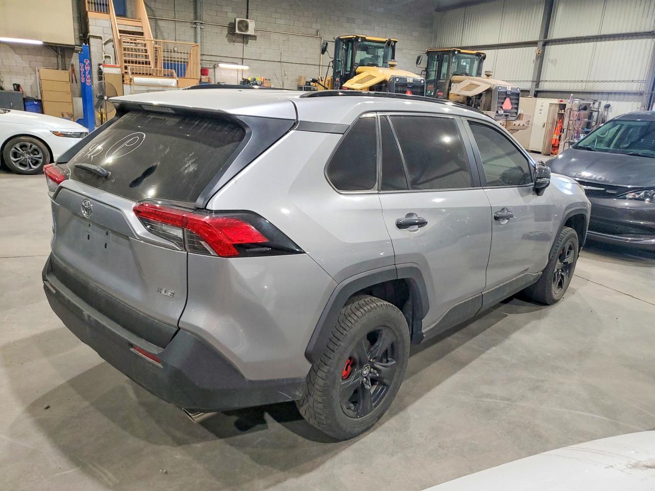 2020 Toyota Rav4 Xle - zdjęcie 3