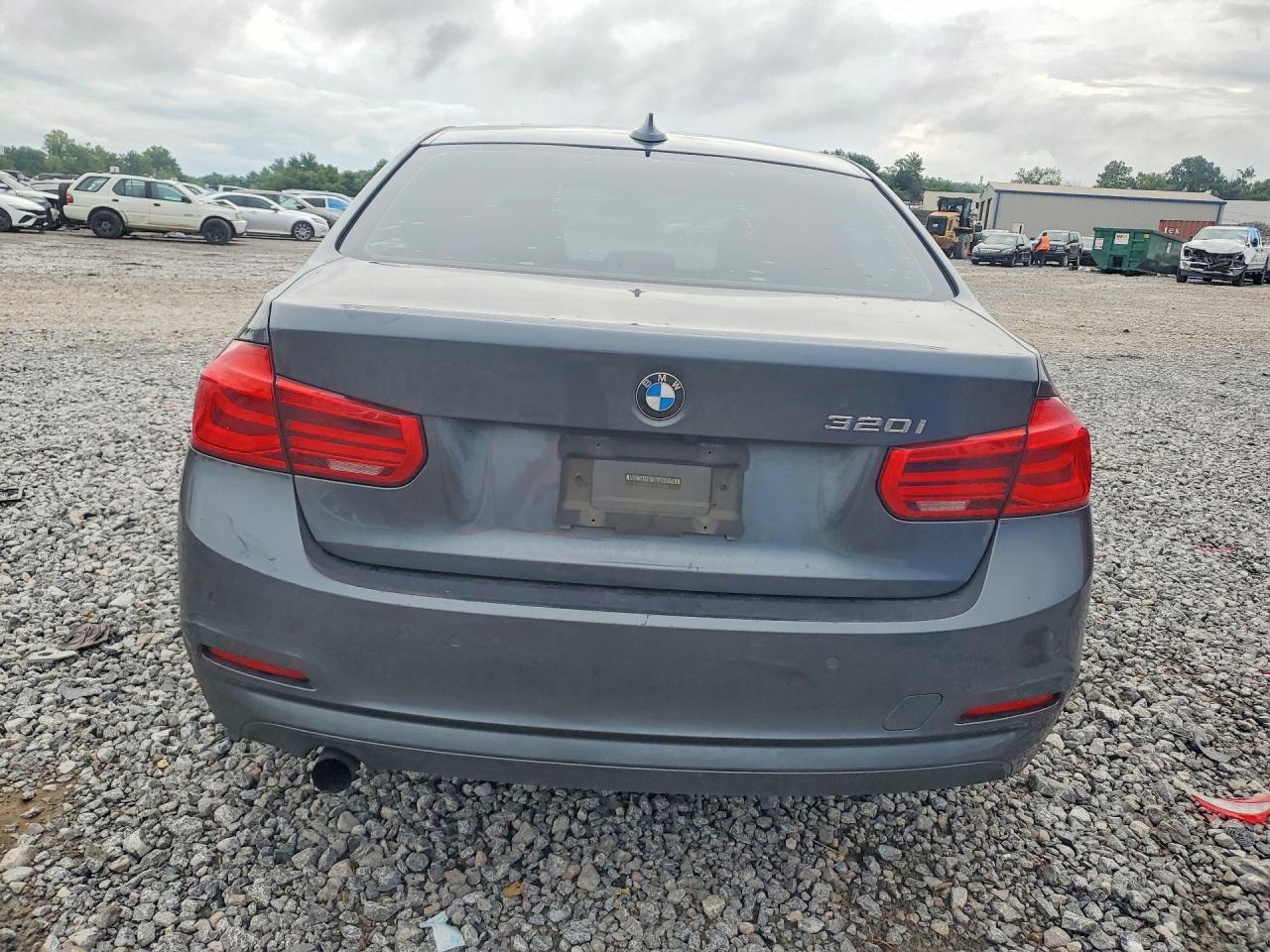 2016 BMW 320 I - zdjęcie 6