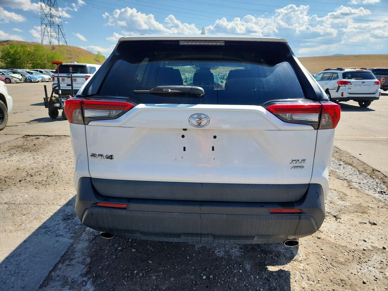2021 Toyota Rav4 Xle - zdjęcie 6