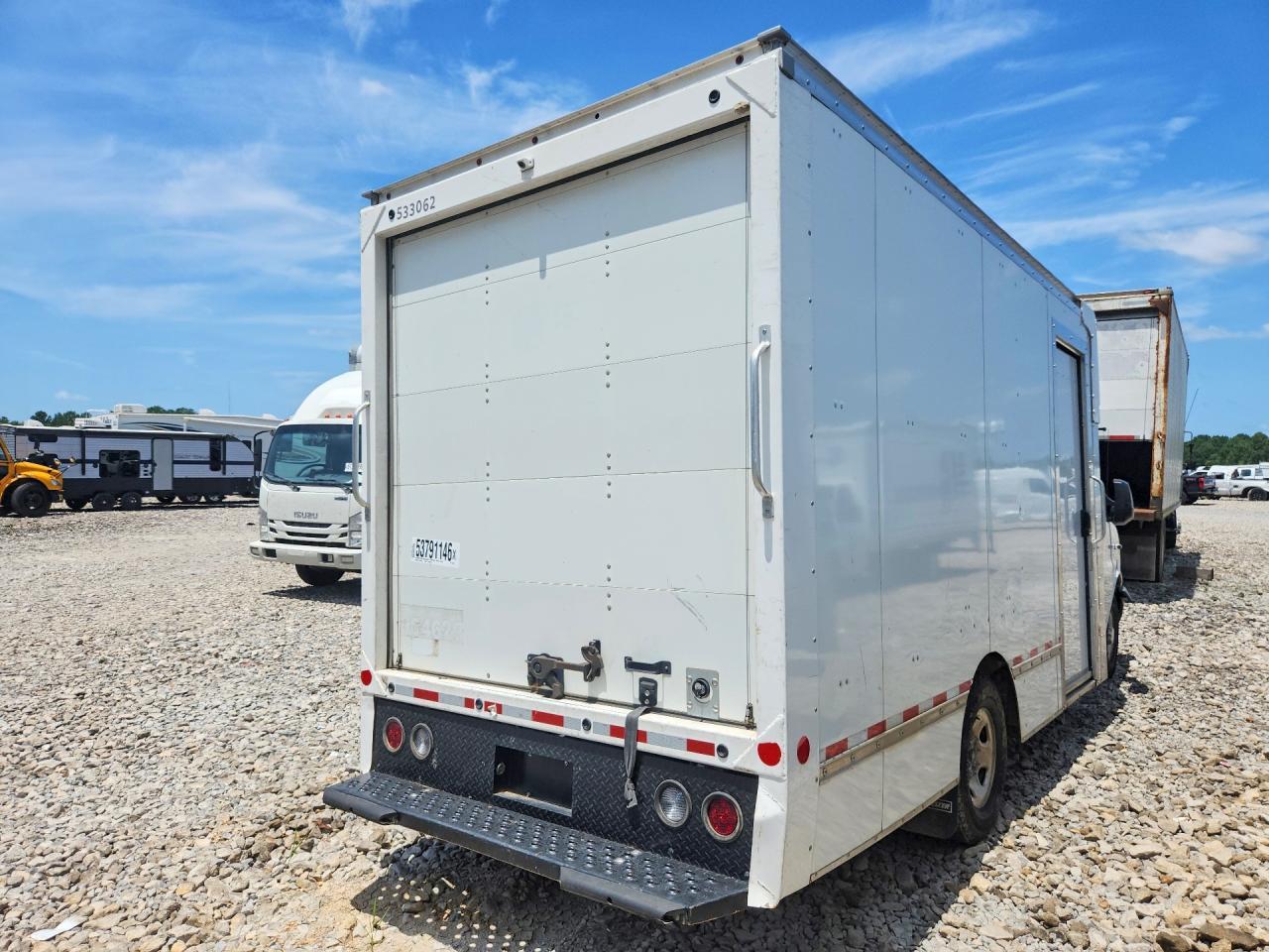 2023 Chevrolet Express G3500 - zdjęcie 3