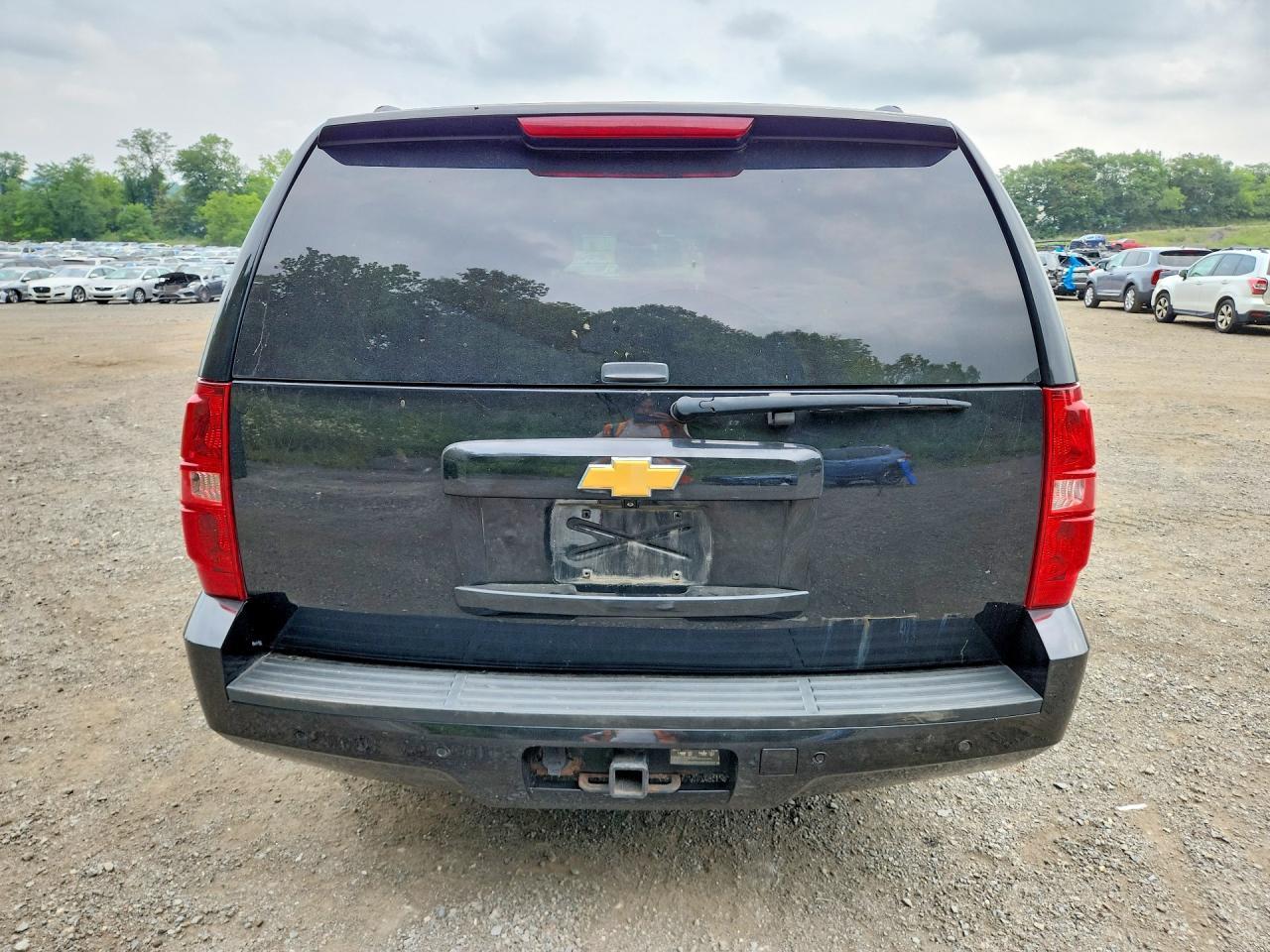 2013 Chevrolet Suburban K1500 Lt - zdjęcie 6