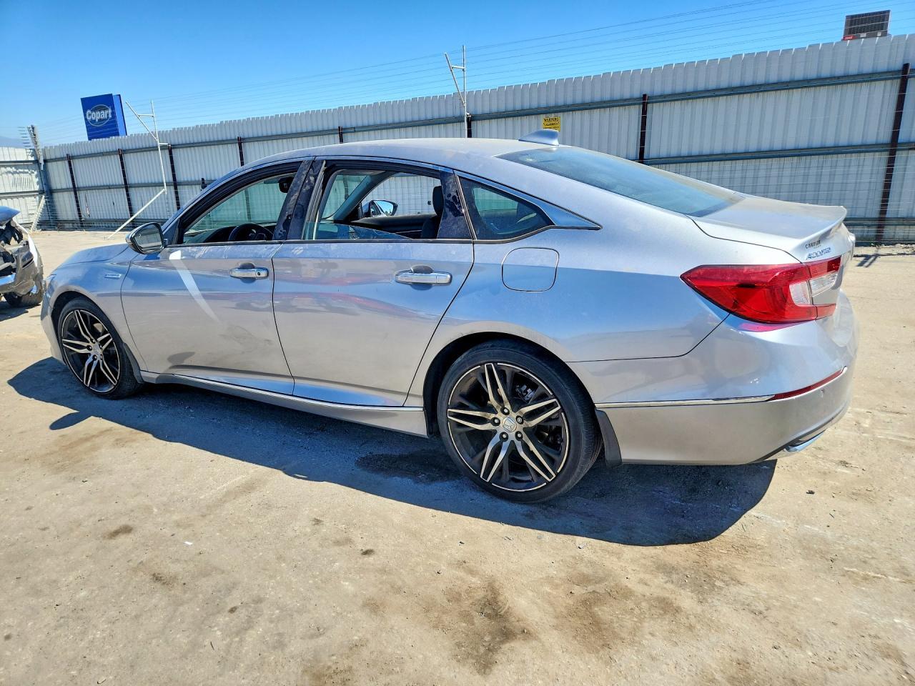 2022 Honda Accord Touring Hybrid - zdjęcie 2