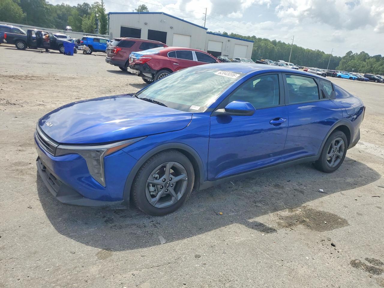 2025 Kia K4 Lxs - zdjęcie główne