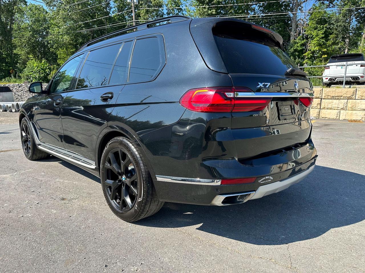 2021 BMW X7 xDrive40I - zdjęcie 2