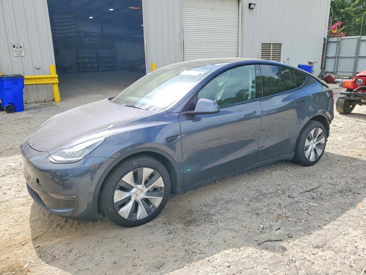 2021 Tesla Model Y - zdjęcie główne