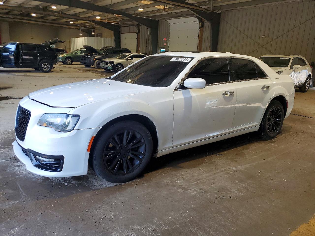2016 Chrysler 300C - zdjęcie główne