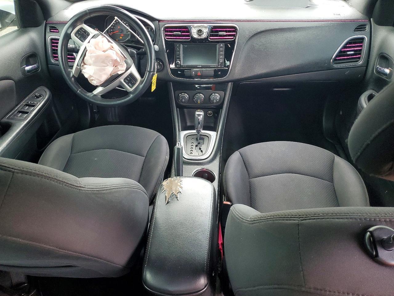 2014 Chrysler 200 Touring - zdjęcie 8